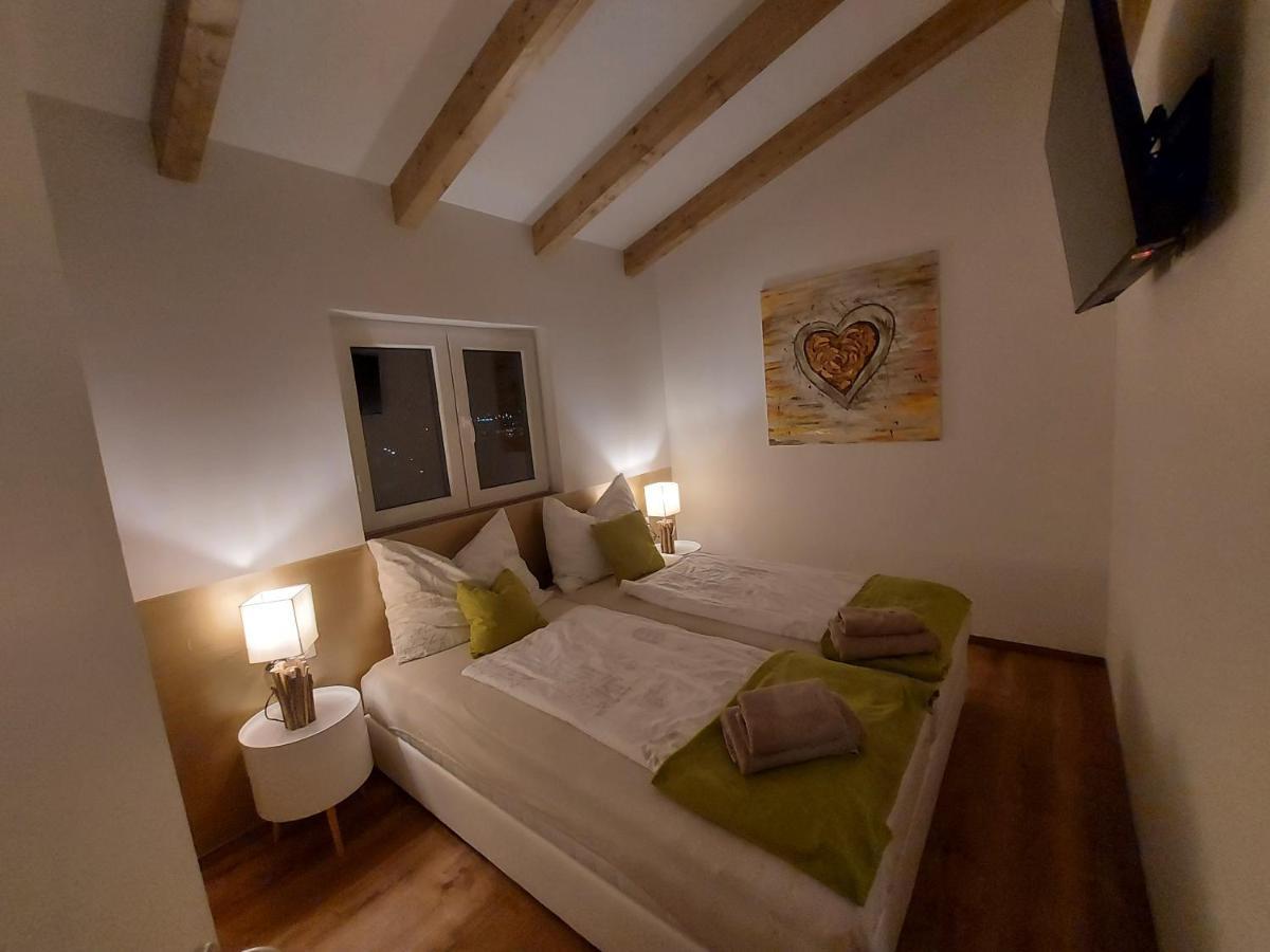 Auszeit Steiraland Penthouse 9 Mit Grossen Balkon Und Parkplatz Apartment Leoben  Exterior photo